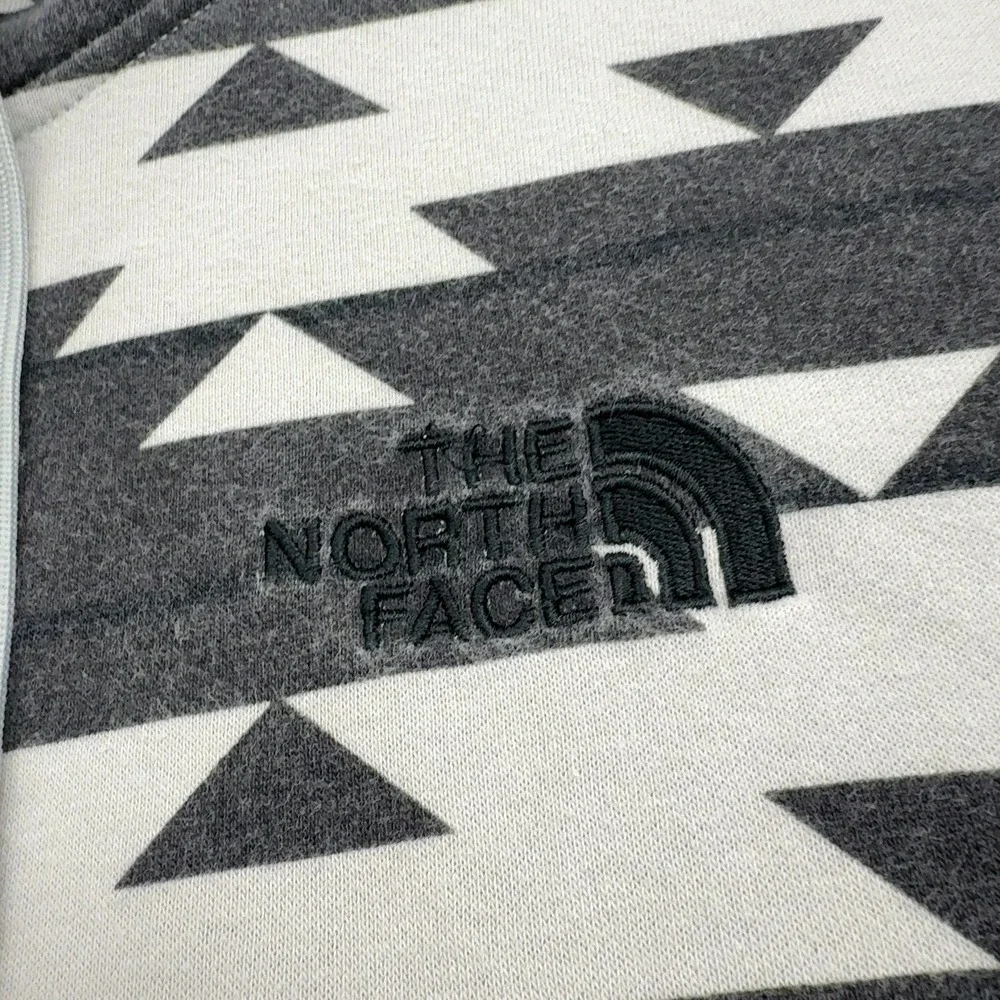 The North Face Hoodie Mens M Gray Cotton Blend Geometric Gorpcore Outdoors
